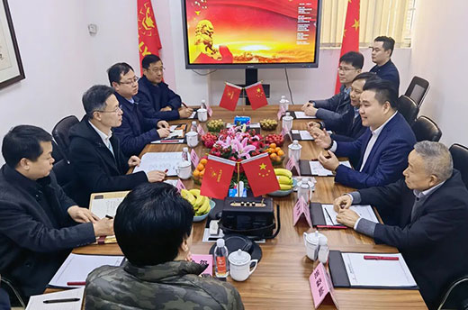 松江區(qū)紀(jì)委書記竺曉忠一行赴上海赫立考察