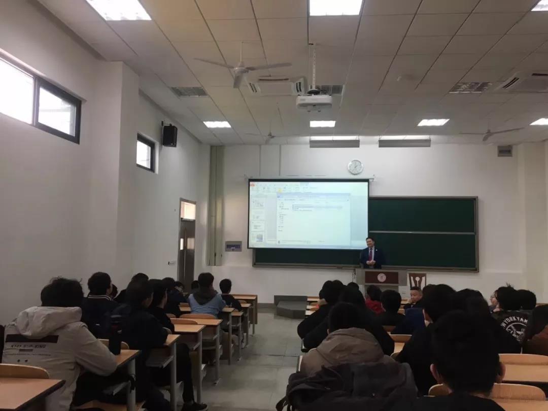 上海赫立智能機(jī)器有限公司與上海電力大學(xué)(計(jì)算機(jī)科學(xué)與技術(shù)學(xué)院)校企合作洽談會(huì)及學(xué)院學(xué)生宣講會(huì)順利召開(圖5)